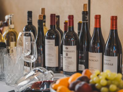 Wie wähle ich nachhaltige weinflaschen und worauf achte ich beim etikett lesen